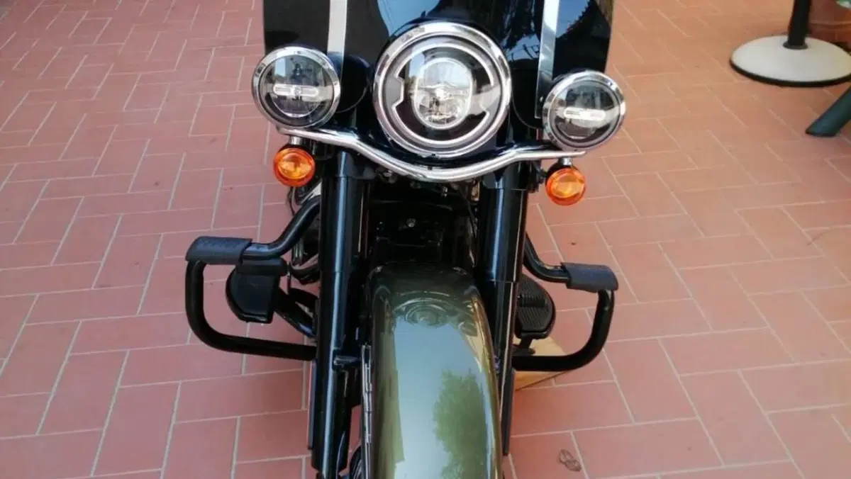 Harley-Davidson 114 Heritage Classic (2018 - 20) - FLHCS  (2)