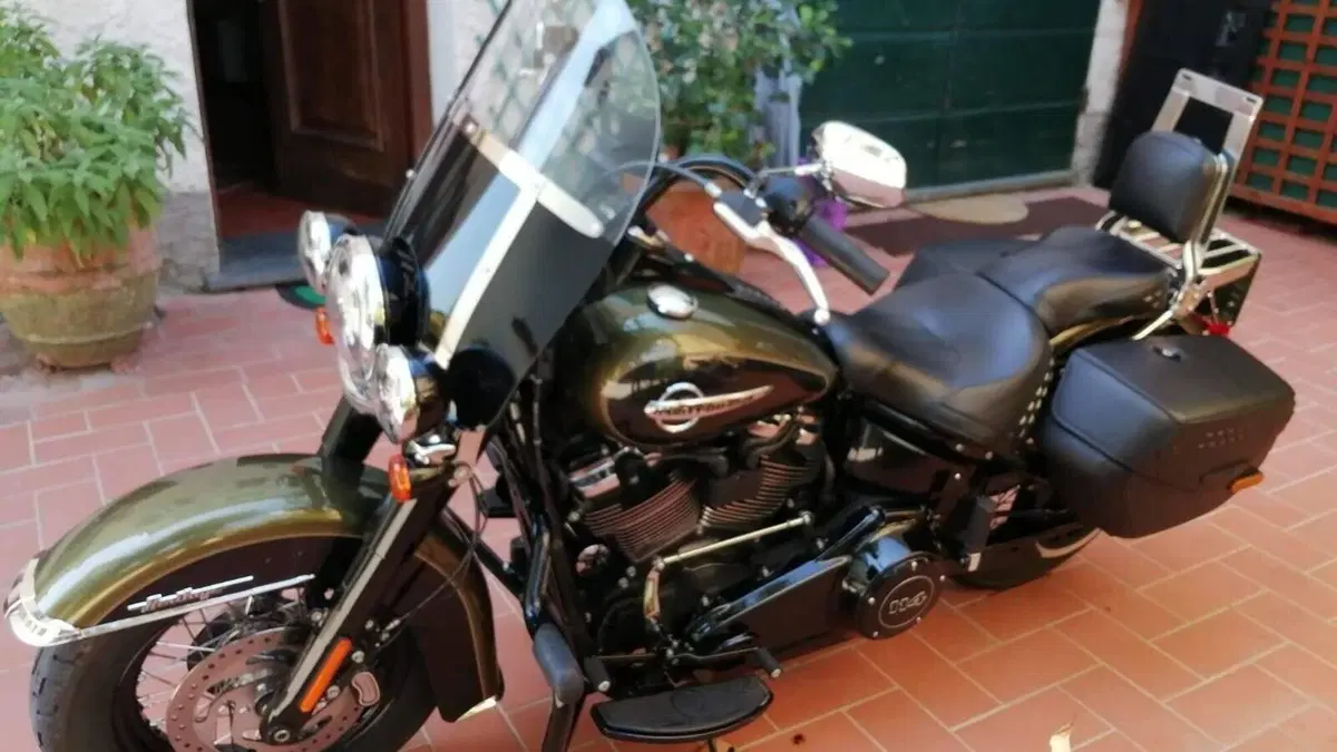 Harley-Davidson 114 Heritage Classic (2018 - 20) - FLHCS  (3)