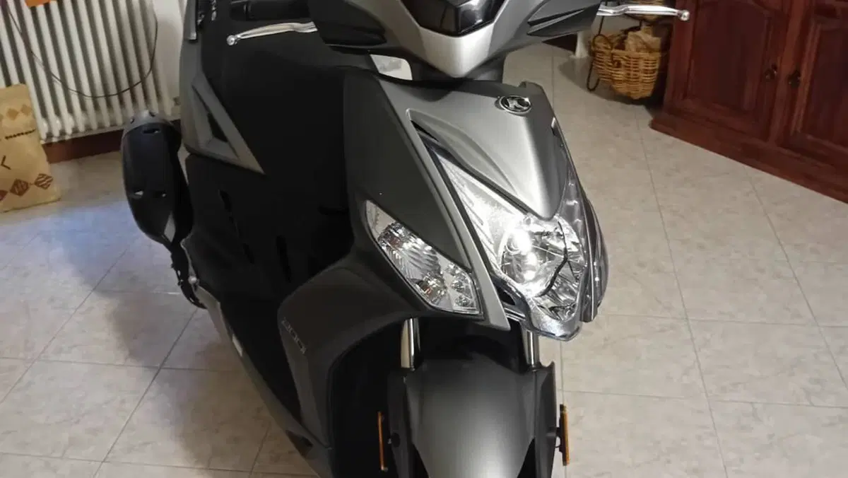 Kymco Agility 200i R16 + (2021 - 25)  (6)