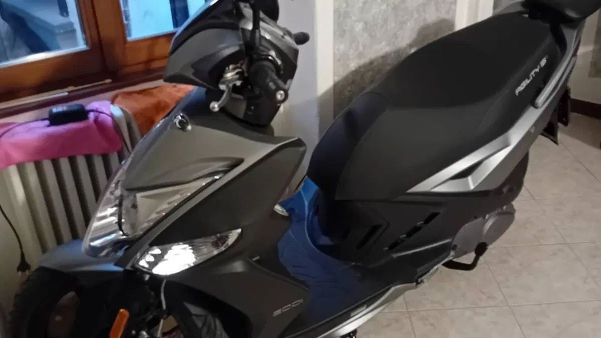 Kymco Agility 200i R16 + (2021 - 25)  (9)