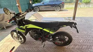 Fantic Motor XMF 125 Motard Performance 4T (2023 - 24)  (3)