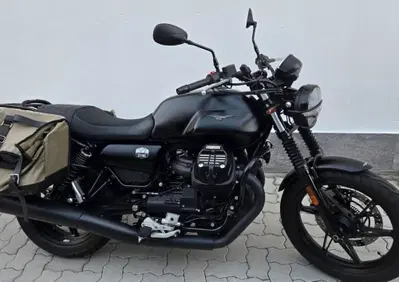 Moto Guzzi V7 Stone (2021 - 24) - Annuncio 10035290