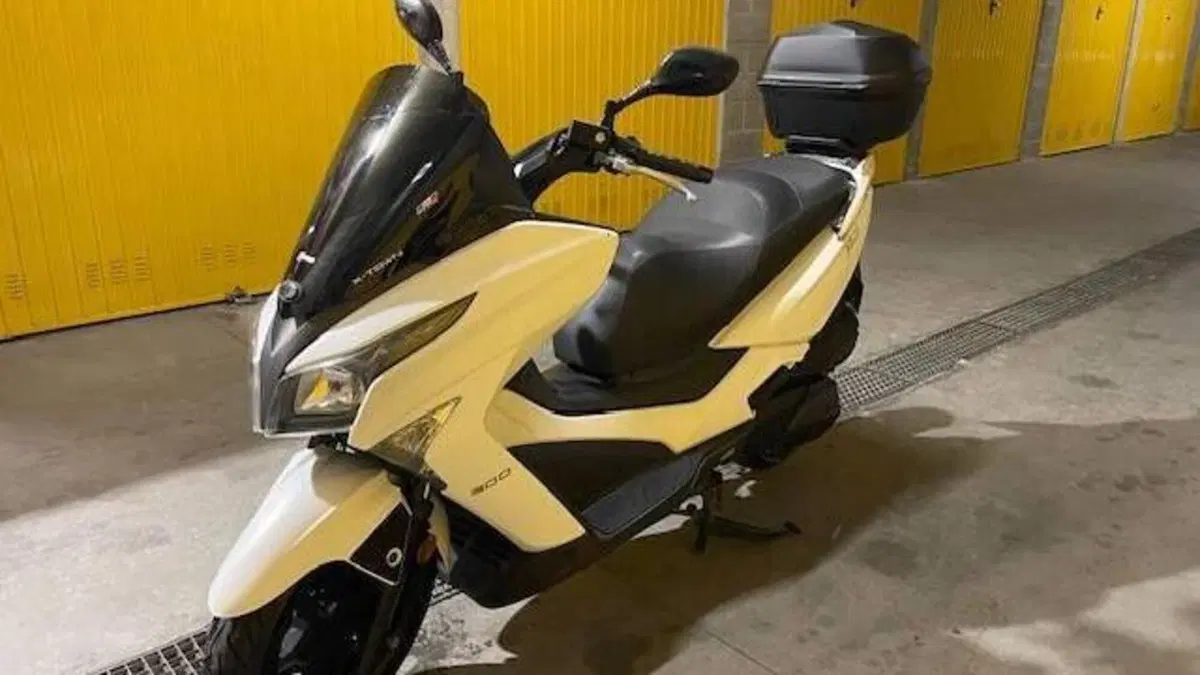 Kymco X-Town 300i ABS (2016 - 20)  (2)