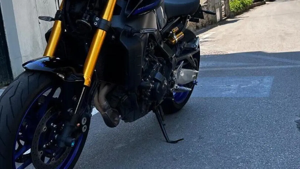 Yamaha MT-09 SP (2021 - 23)  (2)