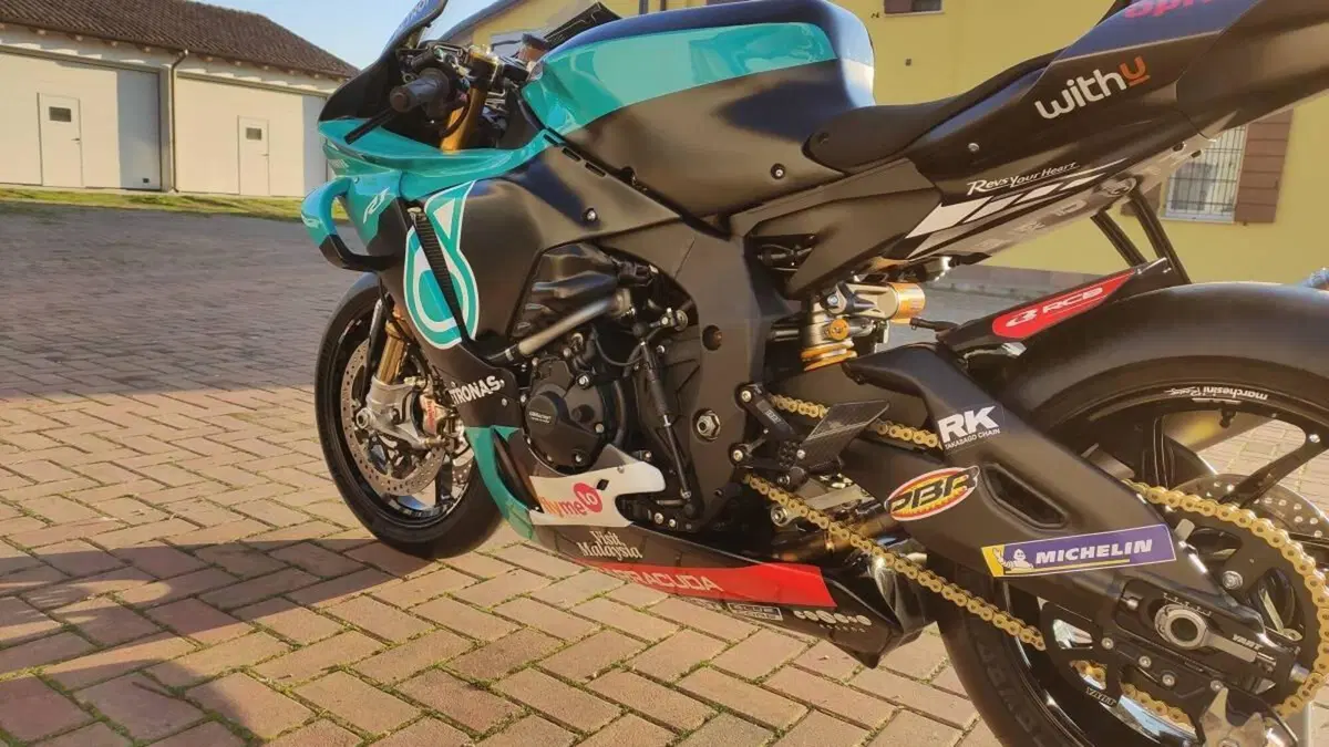 Yamaha YZF R1 (2020 - 25)  (10)