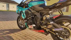Yamaha YZF R1 (2020 - 25)  (10)