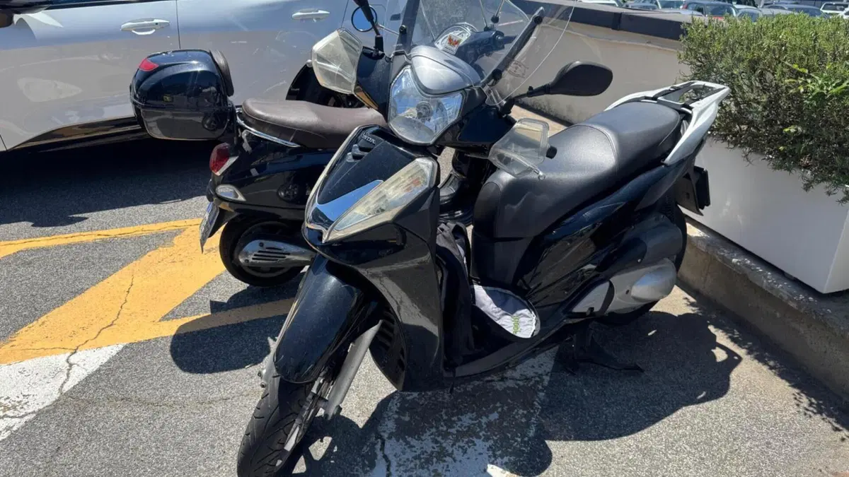 Honda SH 300 i (2011 - 14)  (2)
