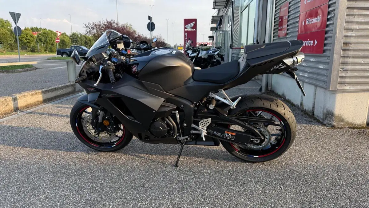 Honda CBR 600 RR (2024 - 26)  (3)