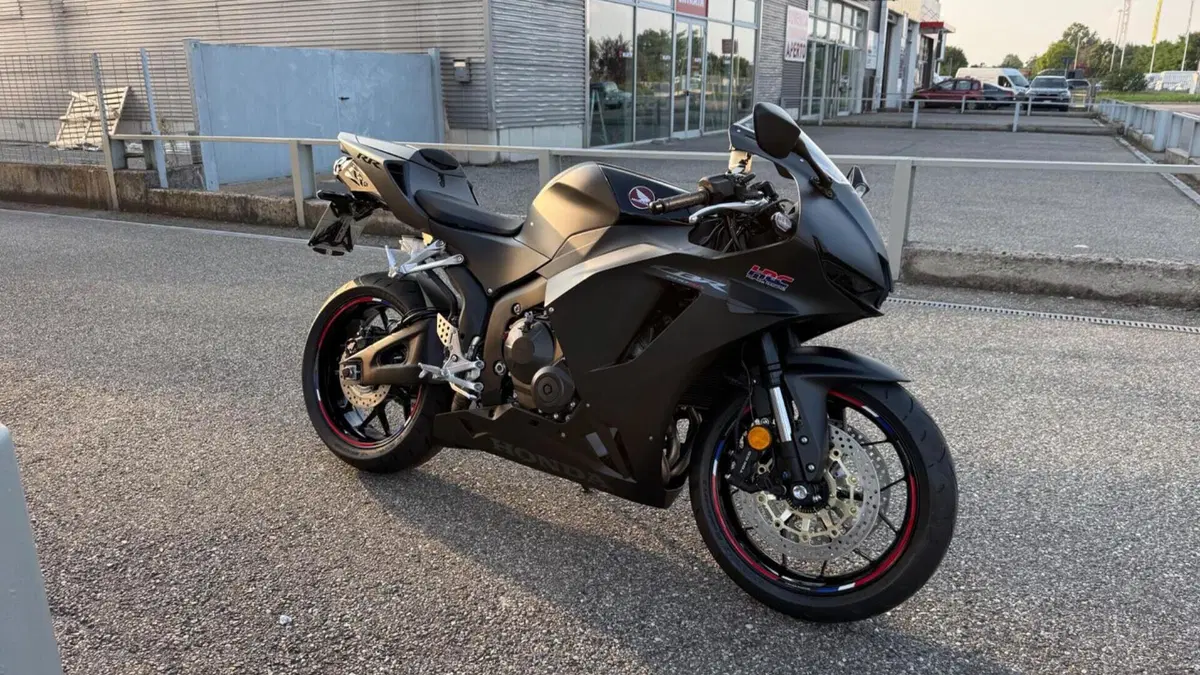 Honda CBR 600 RR (2024 - 26)  (4)