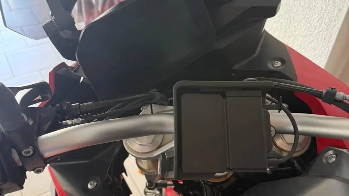 Bmw F 900 XR (2020 - 24)  (2)