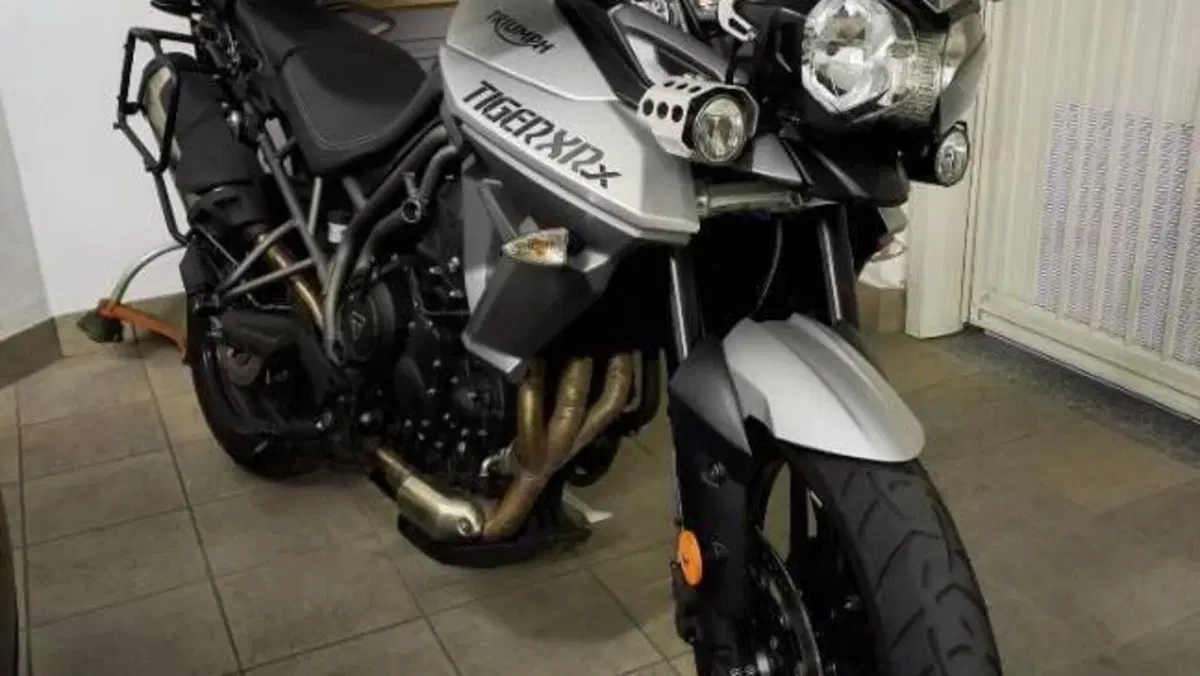 Triumph Tiger 800 XRx (2017 - 18)  (2)