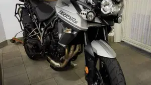 Triumph Tiger 800 XRx (2017 - 18)  (2)