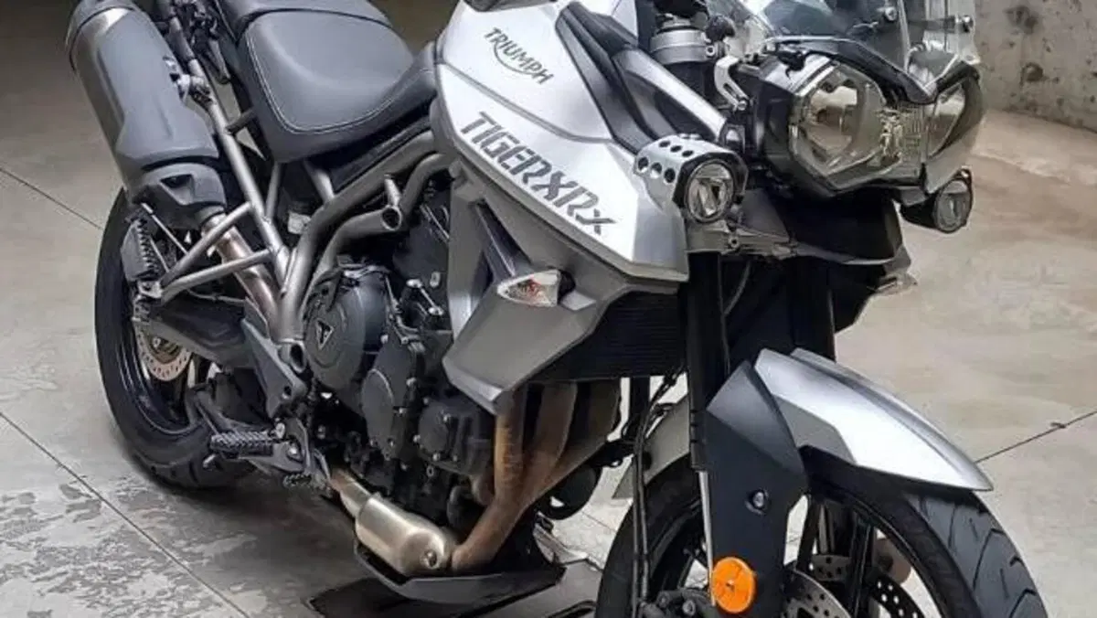Triumph Tiger 800 XRx (2017 - 18)  (4)