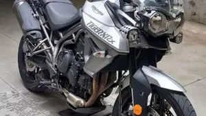 Triumph Tiger 800 XRx (2017 - 18)  (4)