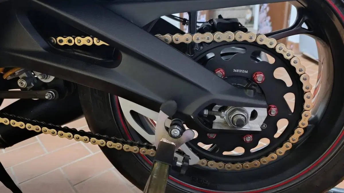 Triumph Street Triple RS (2017 - 19)  (3)