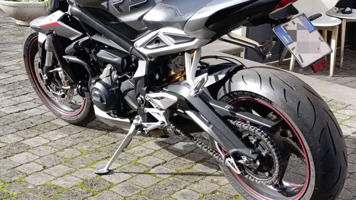 Triumph Street Triple RS (2017 - 19)  (4)