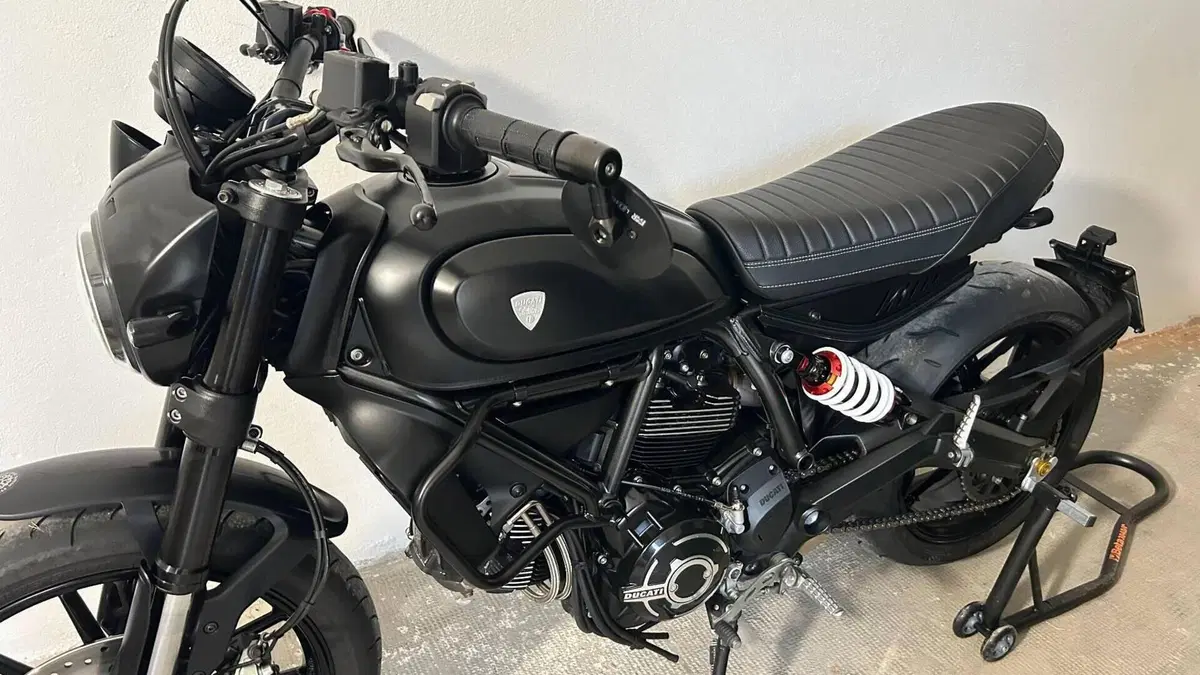 Ducati Scrambler 800 Icon Dark (2021 - 22)  (3)