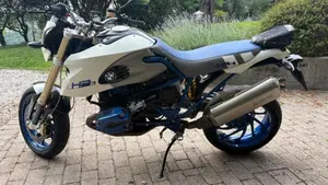 Bmw HP2 Megamoto  (2)