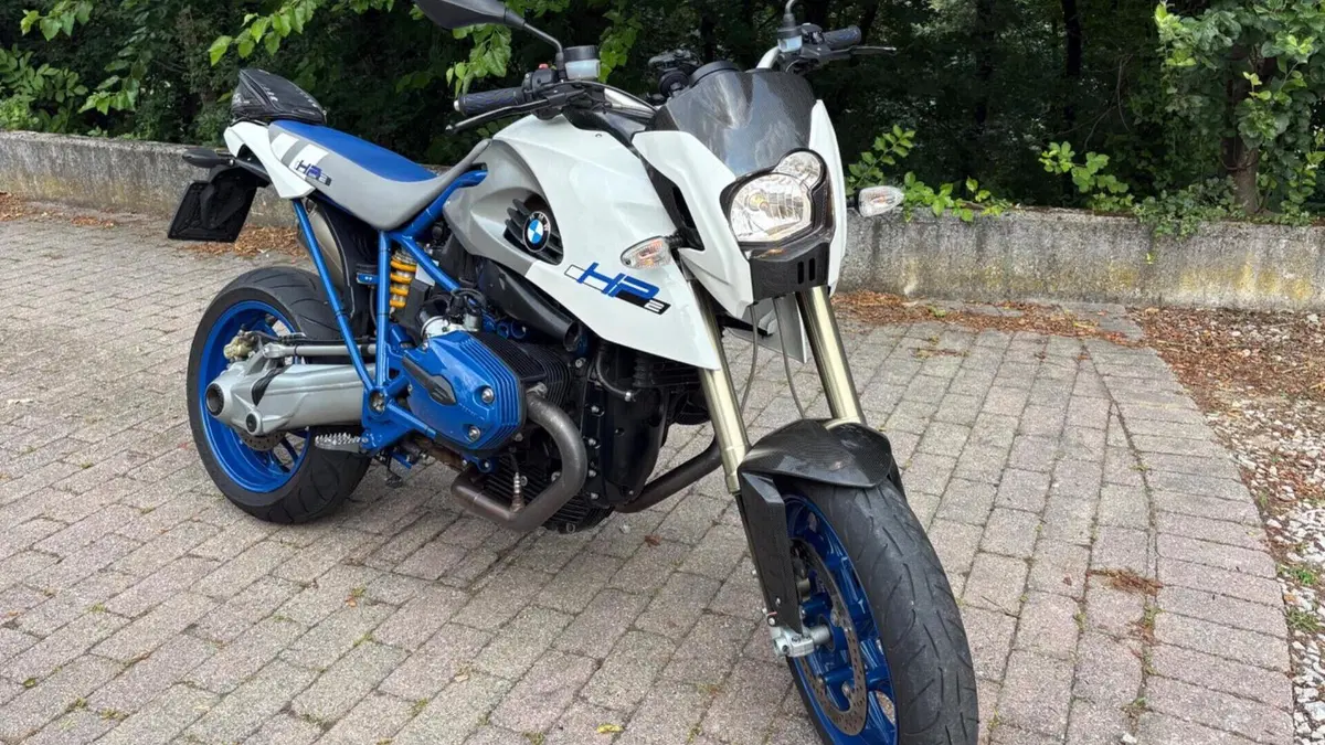 Bmw HP2 Megamoto  (3)