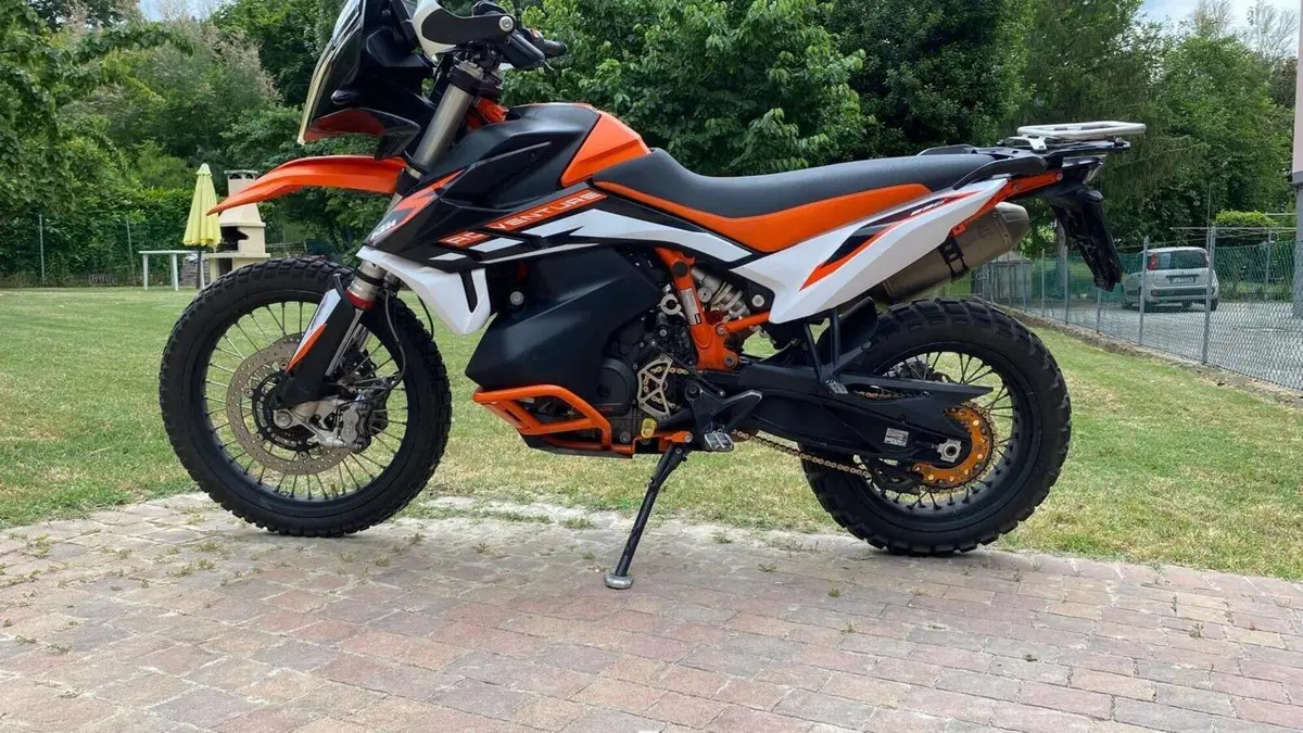 KTM 890 Adventure R (2021)  (6)