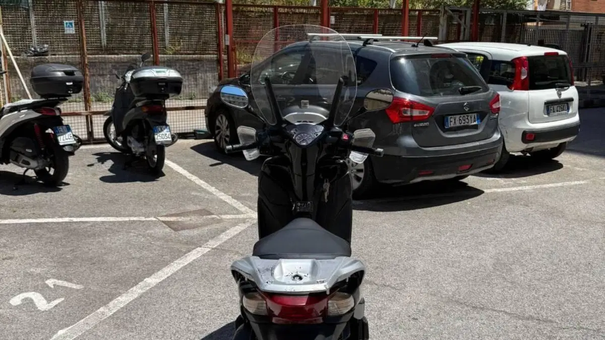 Honda SH 300 i (2011 - 14)  (2)