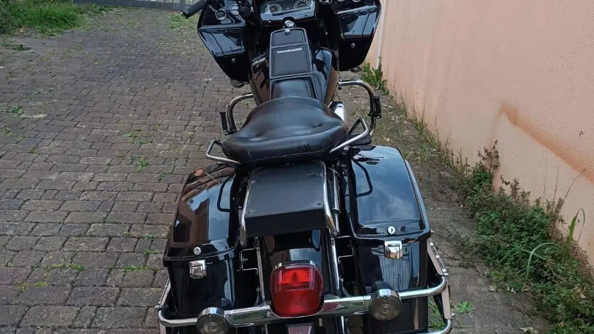 Harley-Davidson   (6)