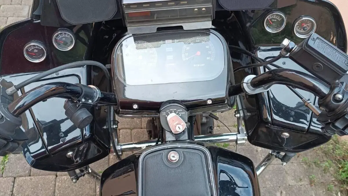 Harley-Davidson   (7)
