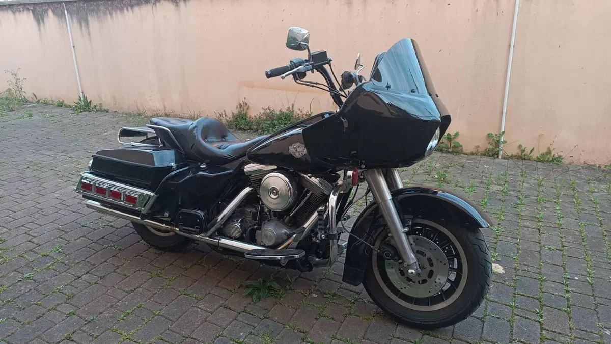 Harley-Davidson   (2)