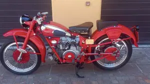 Moto Guzzi   (2)
