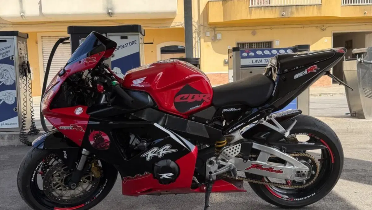 Honda CBR 900 RR Fireblade (2002 - 04)  (3)