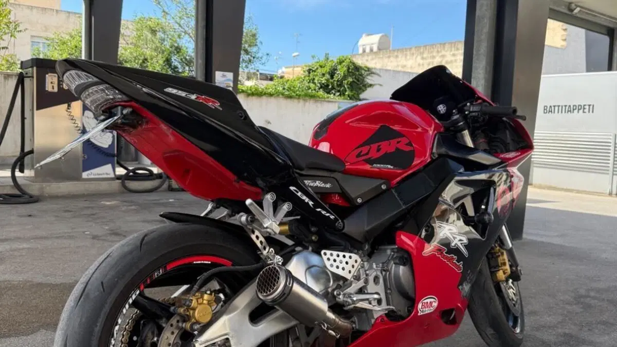 Honda CBR 900 RR Fireblade (2002 - 04)  (6)
