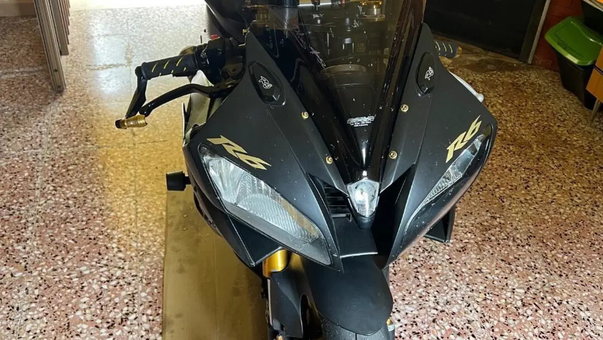Yamaha YZF R6 (2006 - 07)  (2)