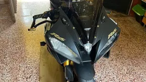 Yamaha YZF R6 (2006 - 07)  (2)