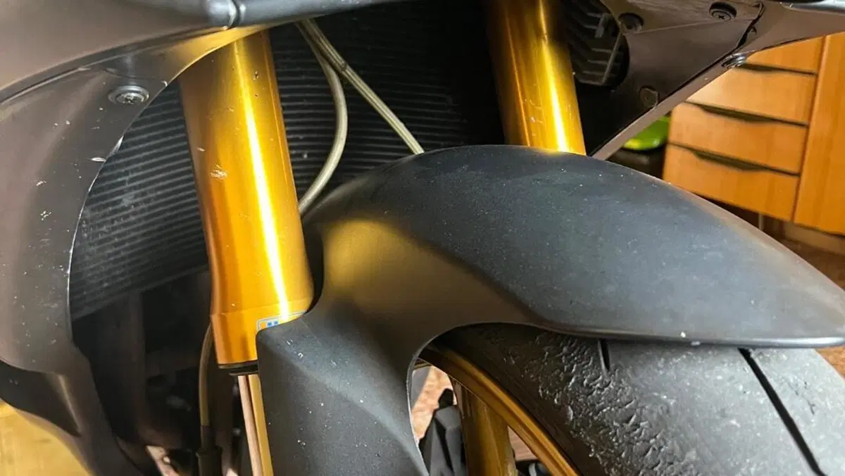Yamaha YZF R6 (2006 - 07)  (7)