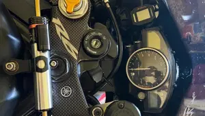 Yamaha YZF R6 (2006 - 07)  (8)
