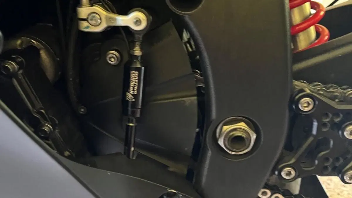 Yamaha YZF R6 (2006 - 07)  (10)
