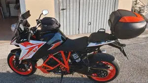 KTM 1290 Super Duke GT (2021)  (3)