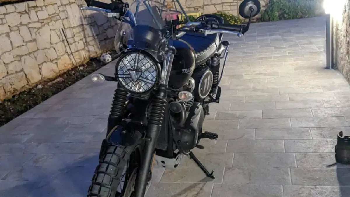 Triumph Street Scrambler 900 (2017 - 18)  (2)