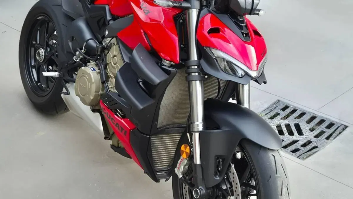 Ducati Streetfighter V4 (2023 - 24)  (2)