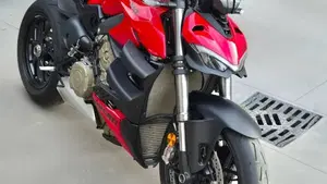 Ducati Streetfighter V4 (2023 - 24)  (2)