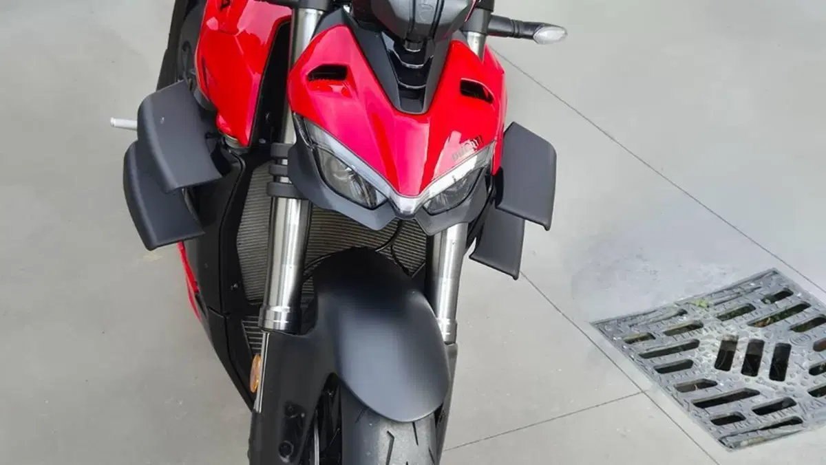 Ducati Streetfighter V4 (2023 - 24)  (3)