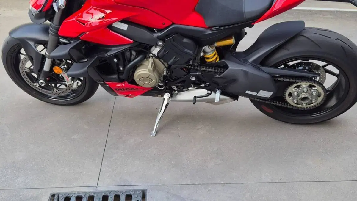 Ducati Streetfighter V4 (2023 - 24)  (6)