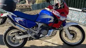 Honda Africa Twin XRV 750 (1996 - 02)  (3)