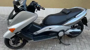 Yamaha T-Max 500 (2004 - 07)  (2)