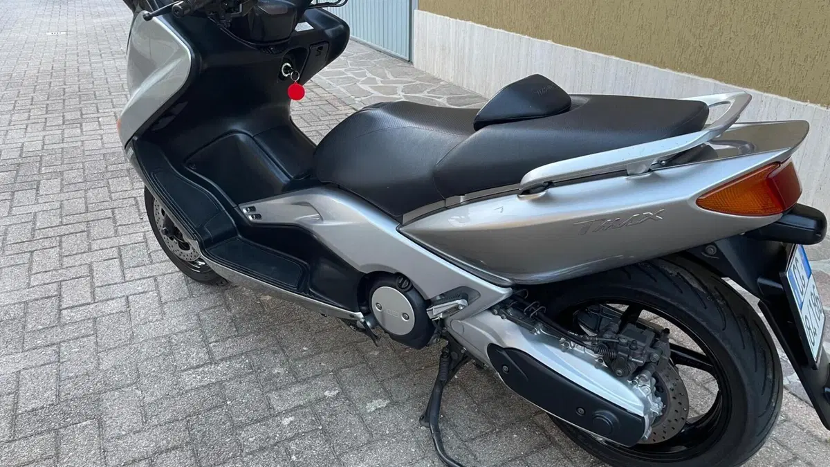 Yamaha T-Max 500 (2004 - 07)  (3)