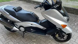 Yamaha T-Max 500 (2004 - 07)  (5)
