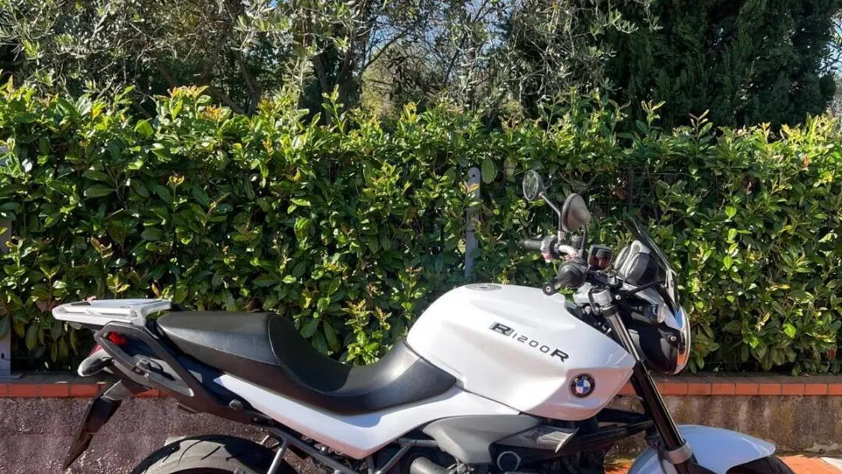 Bmw R 1200 R (2011 - 14)  (2)
