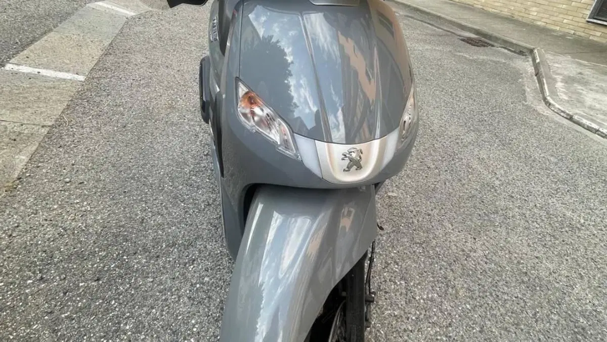 Peugeot Tweet 125 FL GT ABS (2024)  (4)