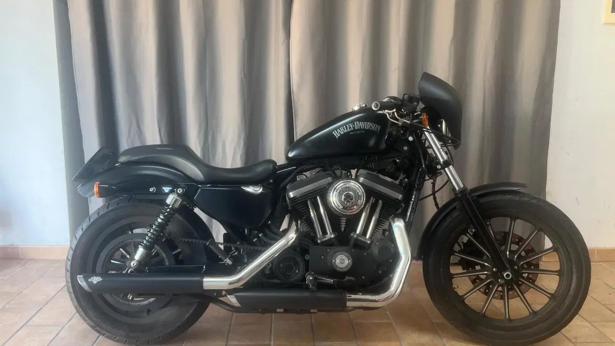 Harley-Davidson 883 Iron (2014 - 16) - XL 883N 