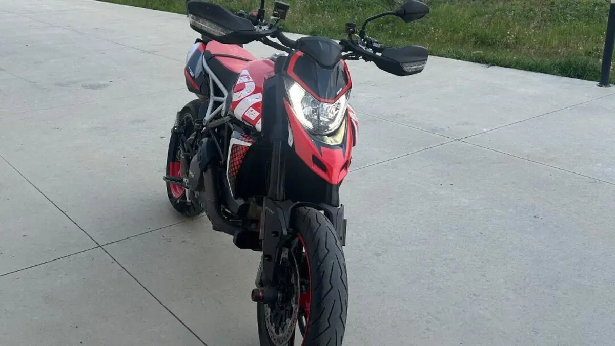 Ducati Hypermotard 950 RVE (2022 - 25)  (2)